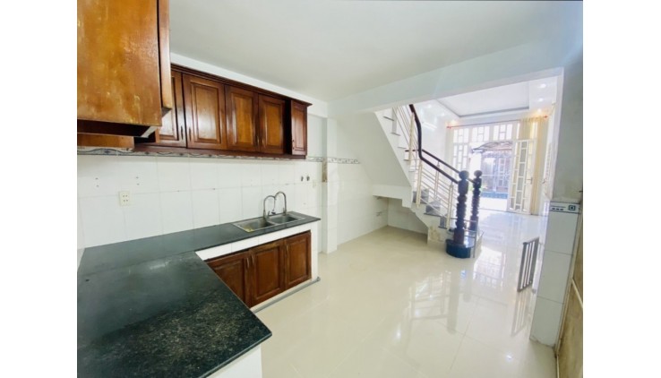 Cực Rẻ, Đường Mặt Tiền 8m, Gần 100m2 Chỉ 5.6 Tỷ, Không Quy Hoạch Lộ Giới, Thới An – Quận 12.